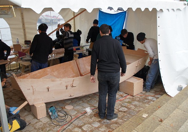 Premier exemplaire construit lors du Téléthon 2011 à Sucé sur Erdre Vers description Gazec 12, plate de 3.6 m