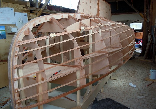 Construction par Laurent Pilon Vers description de Koalen 26, cotre traditionnel de 8 m