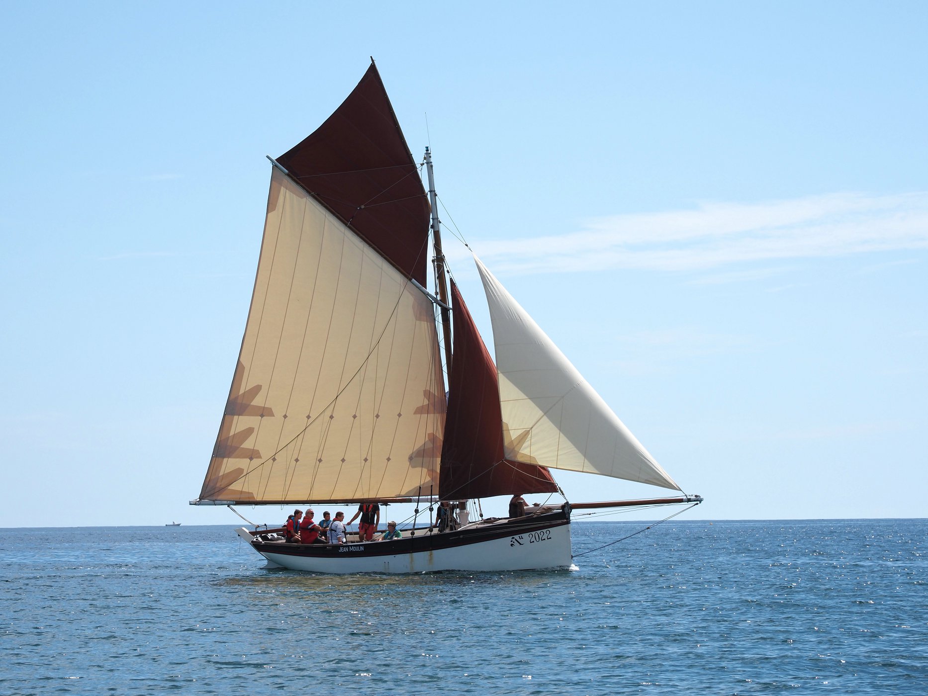 You are currently viewing Jean Moulin, a Cap Sizun lobster boat