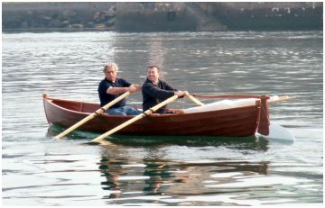 Elorn under oars