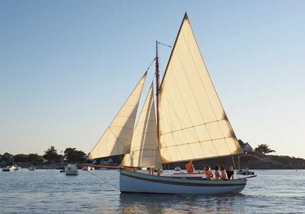 Diben 23 Traditional gaff cutter, 7 m long, built by the boat-buiding school Skol ar Mor