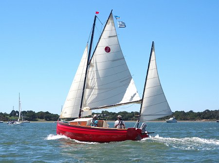 P5250595 By wind force 5, with one reef in the mainsail.