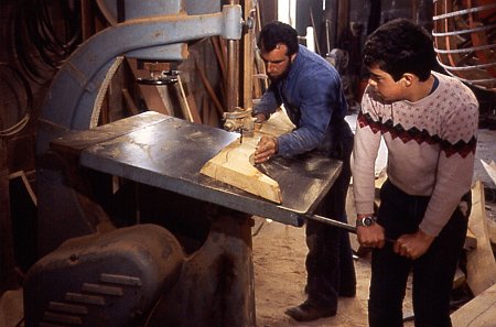 Construction AnDurzunel-4 Yvon Clochet the builder of An Durzunel with his son