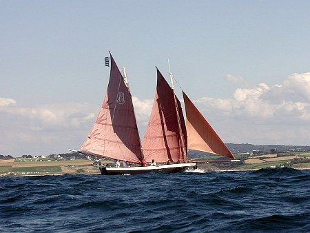 P7181191 Into Douarnenez bay, 2004