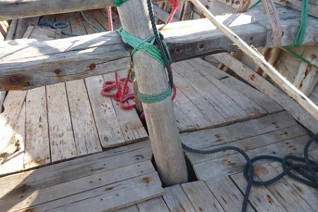 P1010637 Mast thwart and floorboards