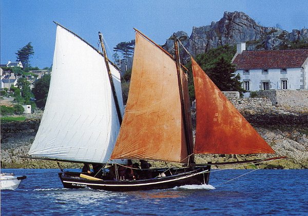 An Durzunel, Loguivy lugger Replica of a Loguivy lugger (North Britanny) built by Yvon Clochet in 1984, Vivier design
