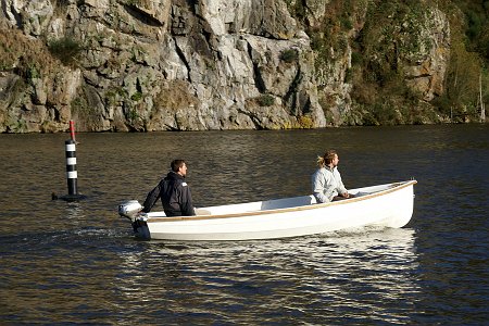 DSC06165 Bounty motor boat in river Rance