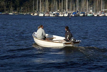 DSC06181 Bounty motor boat in river Rance