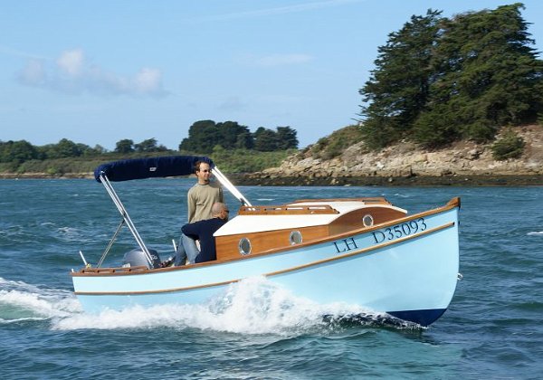 Koulmig Semi-planing cabin motor boat, 5.9 m in length