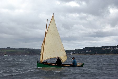DSC07283 Ilur Saint Nicolas owned by Pierre Dalla-Torre in Douarnenez bay