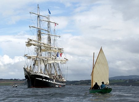 DSC07292 Ilur Saint Nicolas and French 3-masted Belem