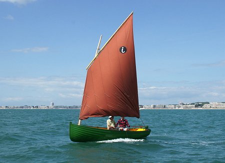 DSC00042 Triple Buse, Ilur 2011 built by Icarai, sailing in La Baule bay