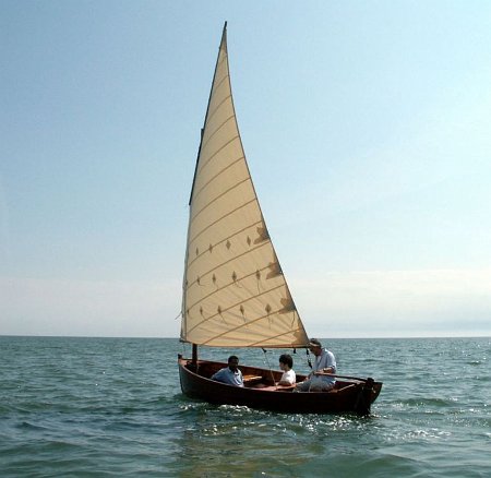 PICT5252-1 The sail is made in Clipper Canvas, polyester cloth with a cotton look and feel