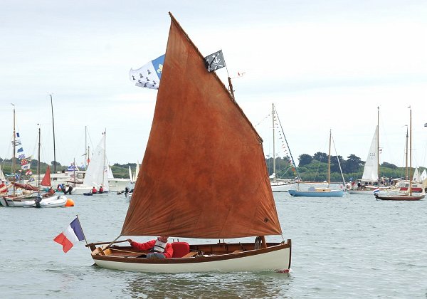 Morbihan week 2013 Sail and oars boat, 4.3 m in length