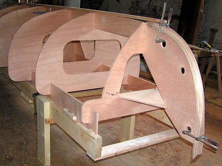 elorn_ch_icarai_a01 A stem mould ensures an accurate positioning of stem.