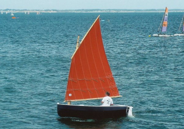 Morbic 12 built by Cadiou Clinker dinghy, 3.7 m in length