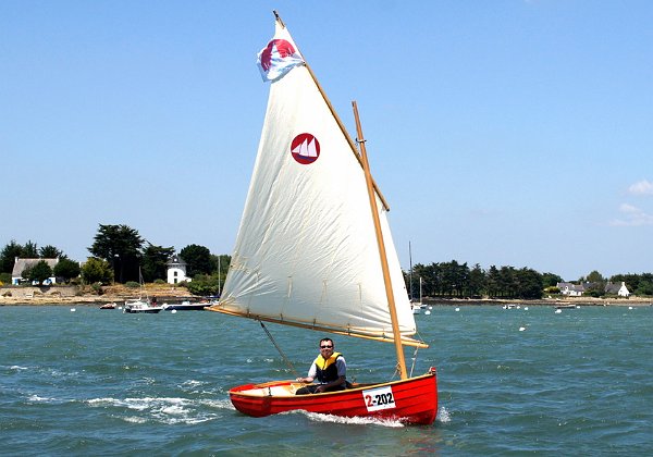 Morbihan week 2011 Clinker dinghy, 3.7 m in length