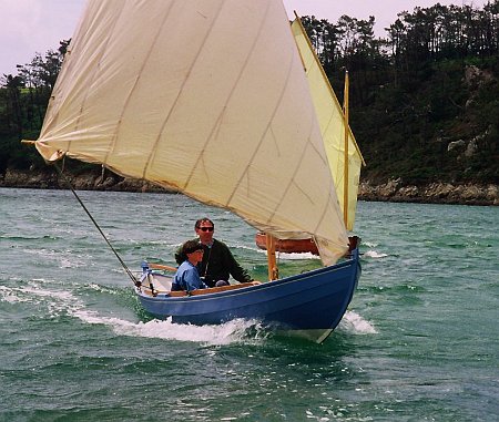 youkou-lili 03 Youkou-Lili, the designer own boat, during a sail and oar gathering on Belon river.