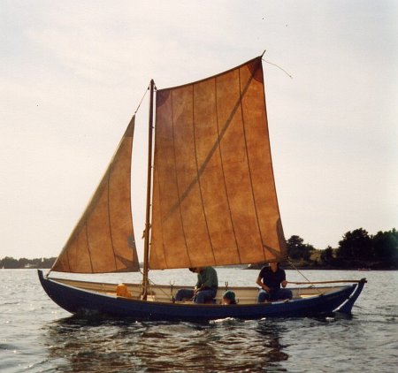 youkou-lili 01 The very first rig of my own Youkou-Lili. The sprit sail is cut according to scandinavian tradition.