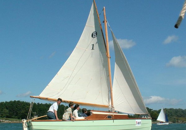 Morbihan week 2007 Classic sloop, 5.85 m in length, with accomodation for 2