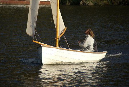 DSC06258 First trials of Bounty on Rance river