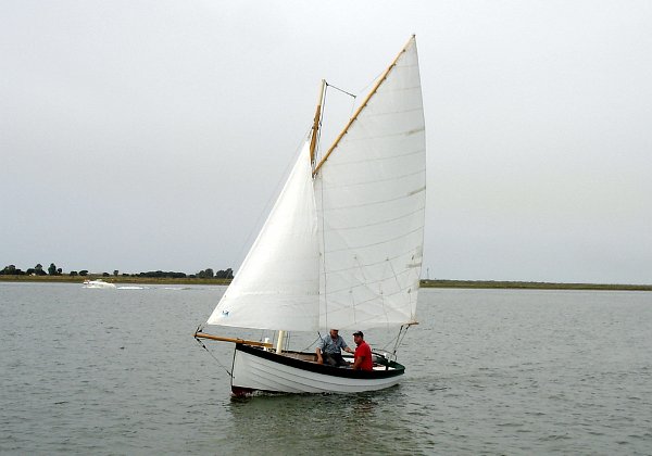 Gaff sloop rig Traditional sail boat, 4.5 m in length Go to Ebihen 15 description