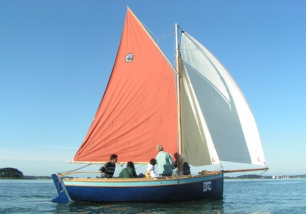 Morbihan week 2009 Traditional gaff cutter, 5.5 m in length Go to Ebihen 18 description