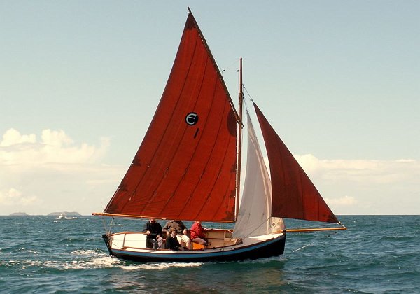 August 2007 Traditional gaff cutter, 5.5 m in length Go to Ebihen 18 description