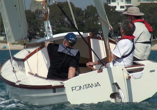 Jewell Fontana construit par Anthony O'Connor, Australie Aller vers la présentation de Jewell