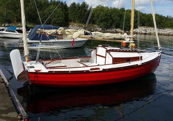 Construit par Amber Boat (Lithuanie) for Erik Klepsvik, Norvège Aller vers la présentation de Jewell