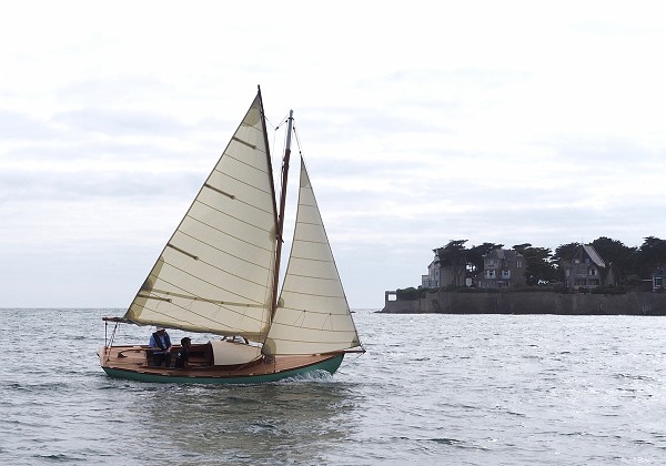 As de Pique Les premiers bords en rade du Pouliguen