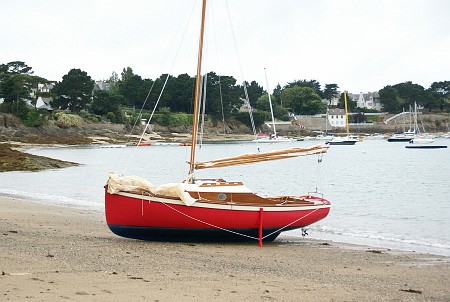 DSC02730 L'échouage sur quille longue, dérive relevée, est sûr