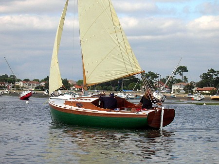 DSCN2233 Le Méaban N°2 navigue dans le bassin d'Arcachon