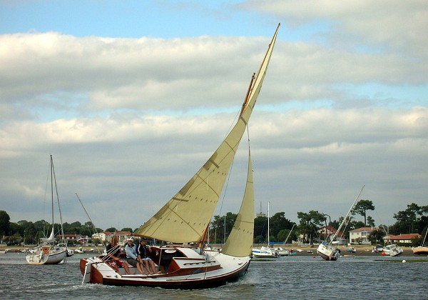 Méaban N°2 Méaban N°2, construit dans le Nord de la France par l'association Cht'i bateaux.