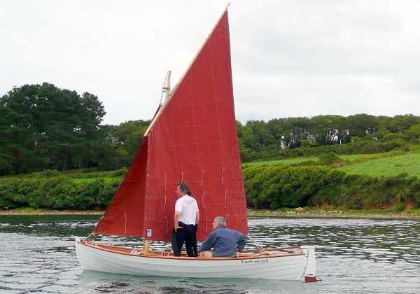 Elorn de Philippe Macor Voile-aviron symétrique à clin de 4.84 m Elorn