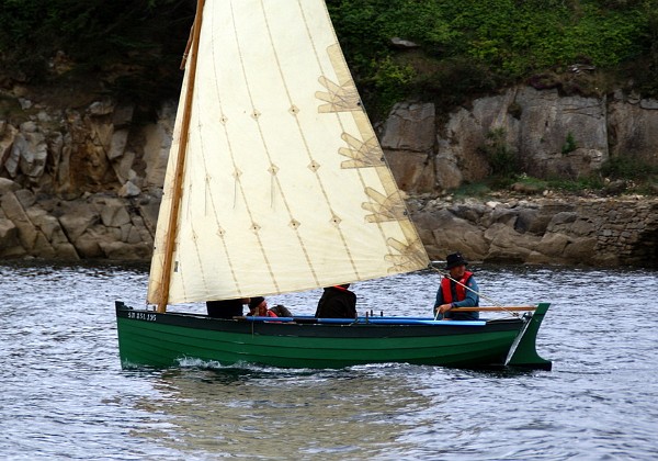 Douarnenez 2010 La référence des voile-aviron, longueur 4.45 m