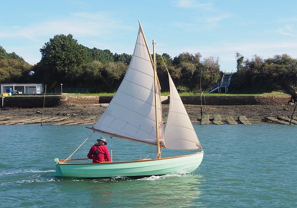 Mesker sous voile et à l'aviron Aller vers la présentation de Mesker