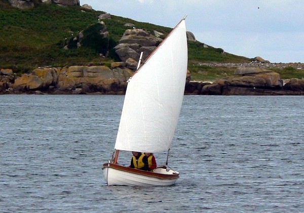 Momo, Premier Morbic 10 à voile Annexe à clin de 2.8 m