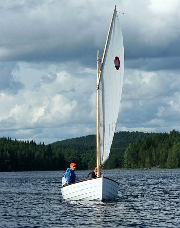IMG_7519_r Morbic 12, construit par Harri Veivo à partir d'un kit Icarai, sur le lac Tarjanne en Finlande - Photo Matti Haapanen