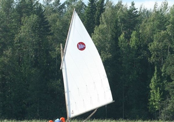 Morbic 12 en Finlande Dériveur à clin de 3.7 m