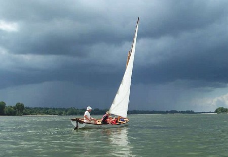 seil_21 En attendant l'orage | Descente de la Loire 2003 | photo Canotage de France