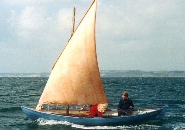 Voile au tiers Voile-aviron à cul pointu de 5.7 m