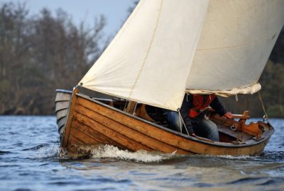 Read more about the article Swedish clinker dinghy for sale